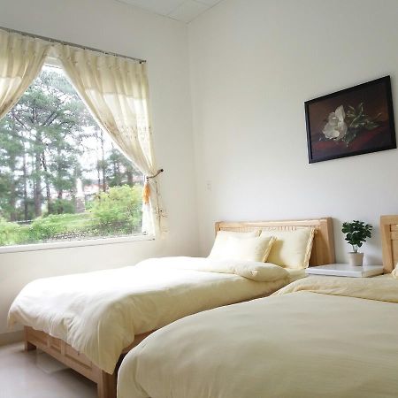Strawberry Hotel Dalat Buitenkant foto