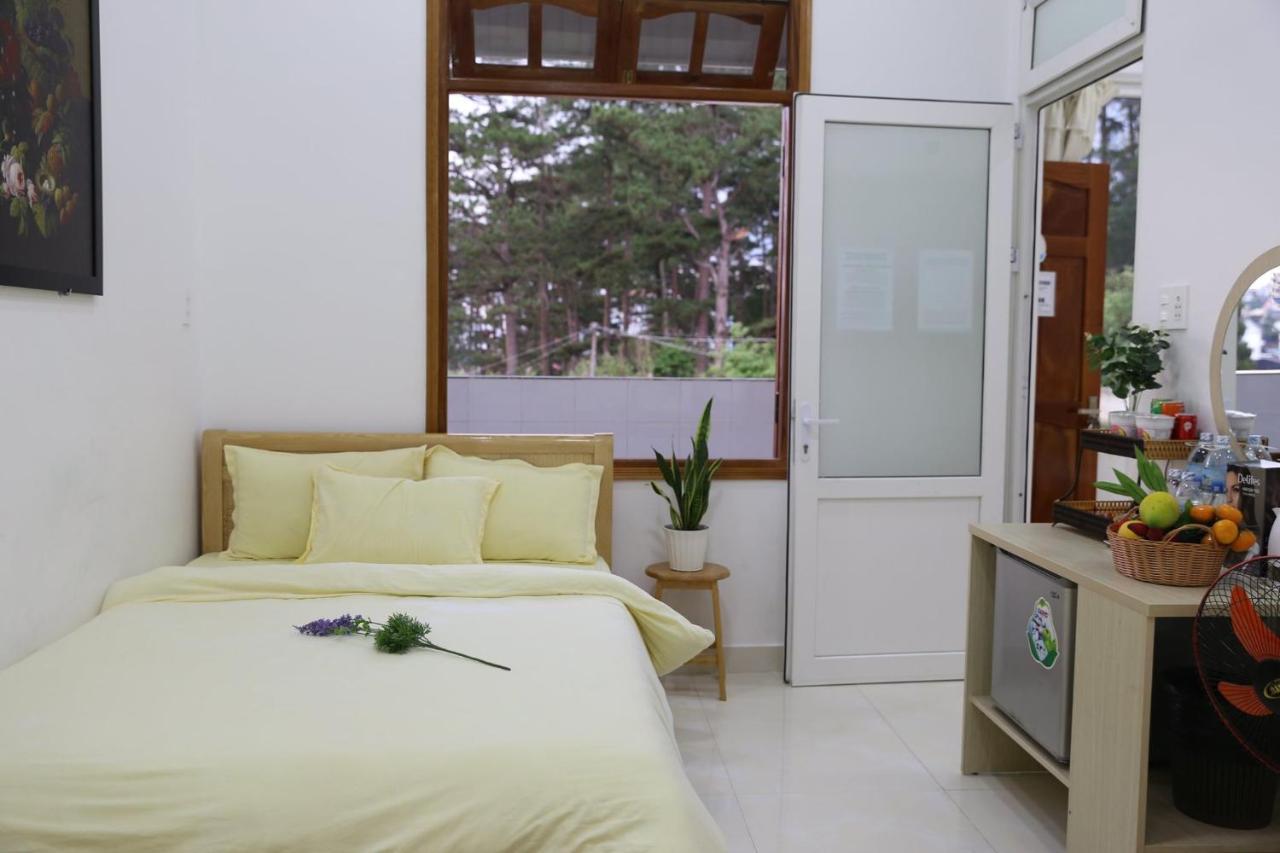 Strawberry Hotel Dalat Buitenkant foto