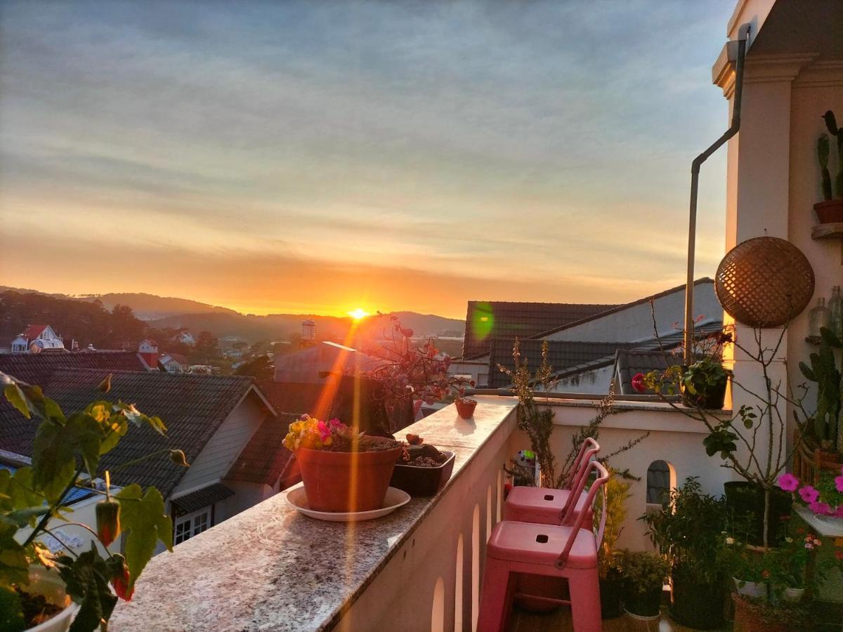 Strawberry Hotel Dalat Buitenkant foto