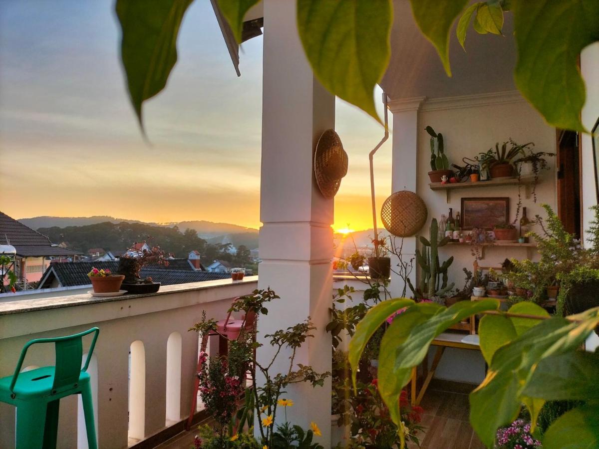 Strawberry Hotel Dalat Buitenkant foto