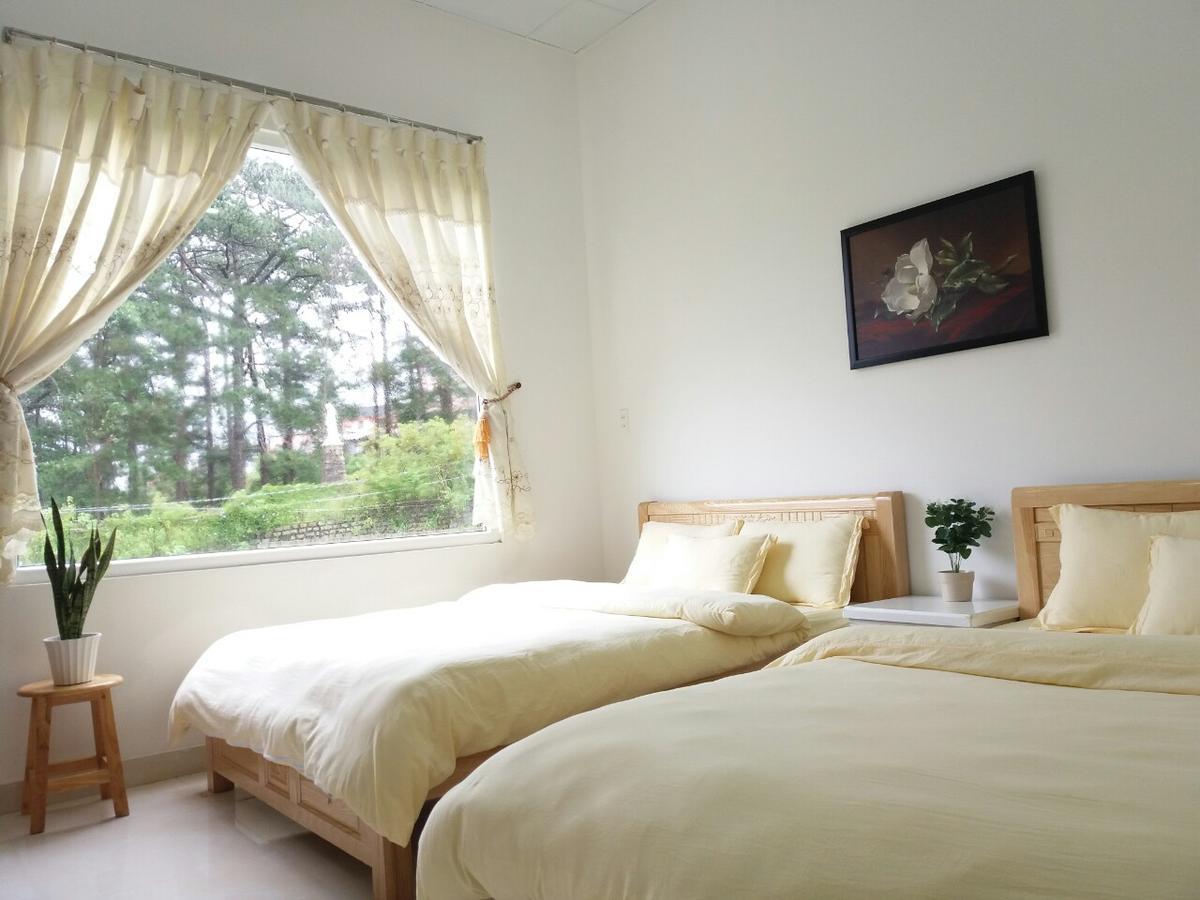 Strawberry Hotel Dalat Buitenkant foto