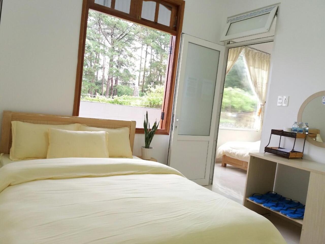Strawberry Hotel Dalat Buitenkant foto