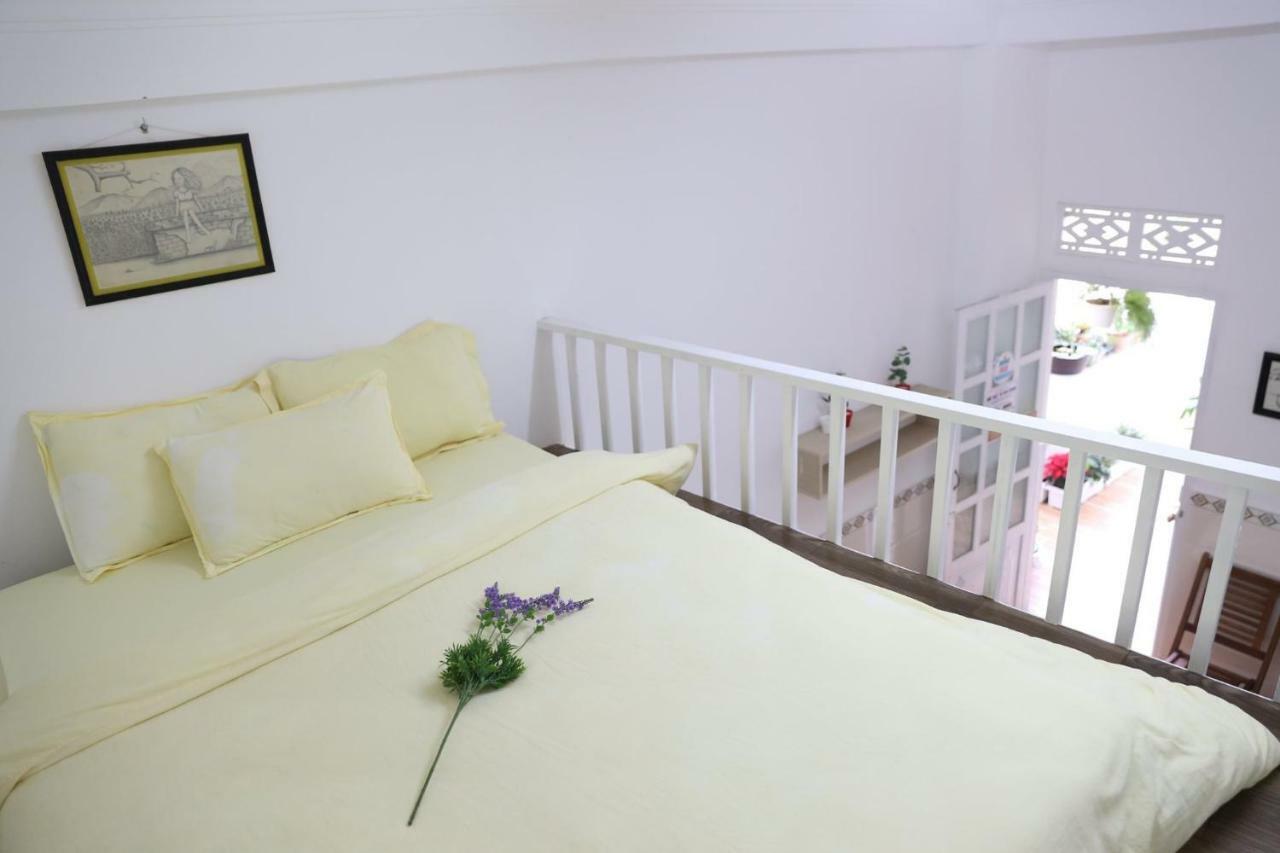 Strawberry Hotel Dalat Buitenkant foto