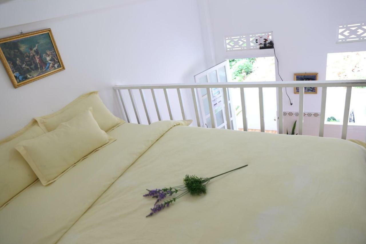 Strawberry Hotel Dalat Buitenkant foto